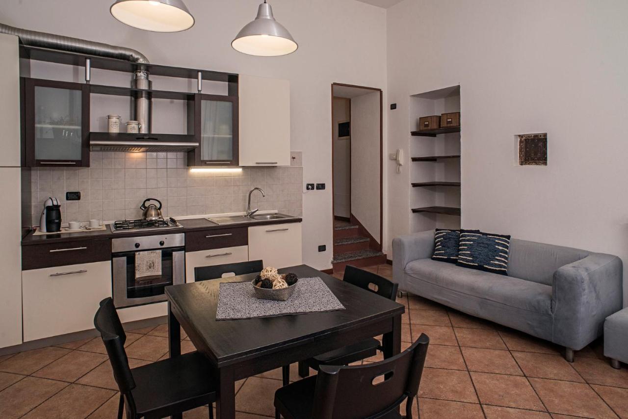 Ferienwohnung Cortile Del Forno Nel Centro Storico Arona Exterior foto