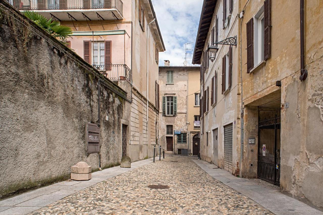 Ferienwohnung Cortile Del Forno Nel Centro Storico Arona Exterior foto
