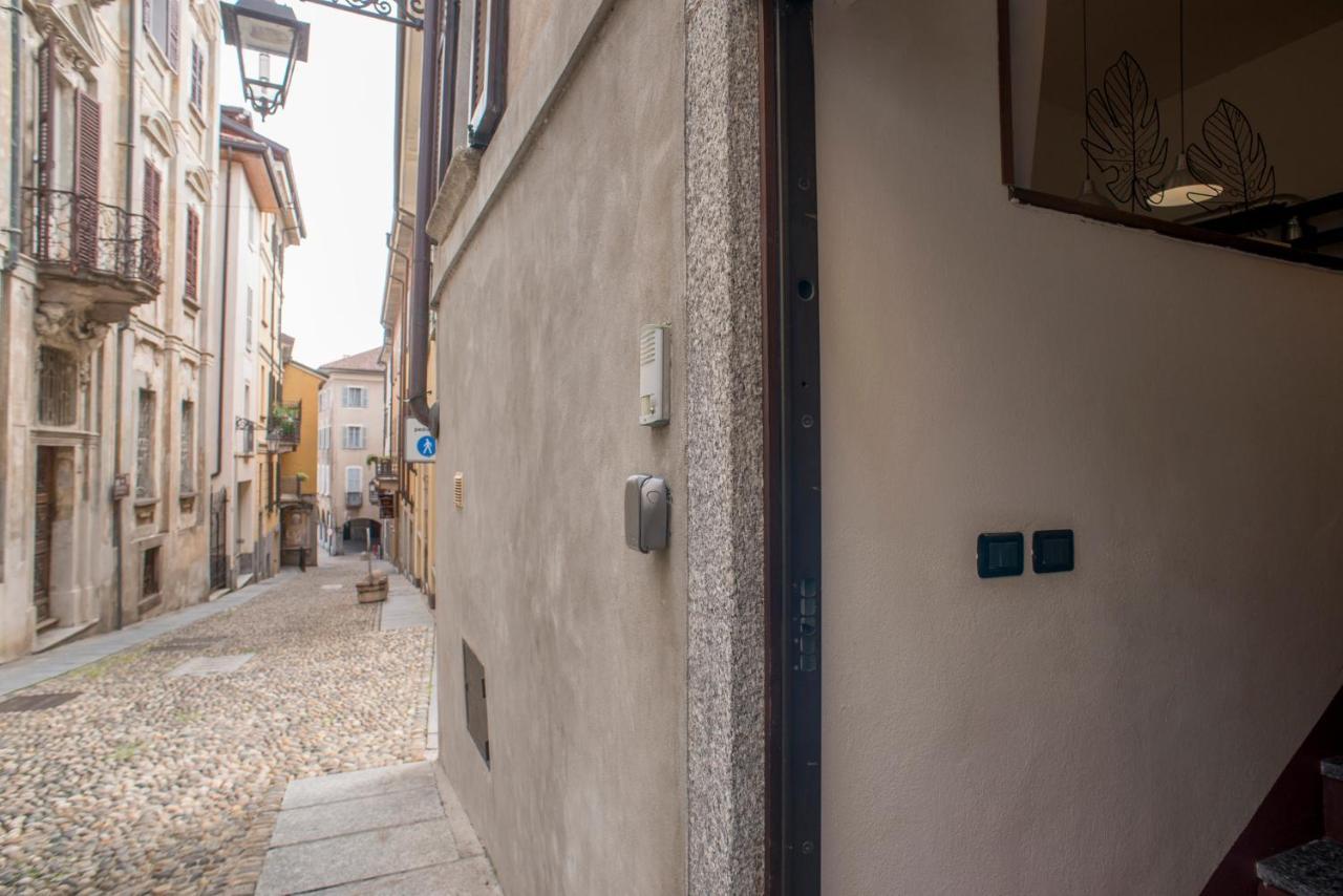 Ferienwohnung Cortile Del Forno Nel Centro Storico Arona Exterior foto
