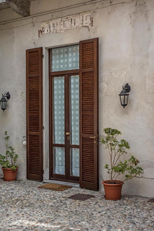Ferienwohnung Cortile Del Forno Nel Centro Storico Arona Exterior foto