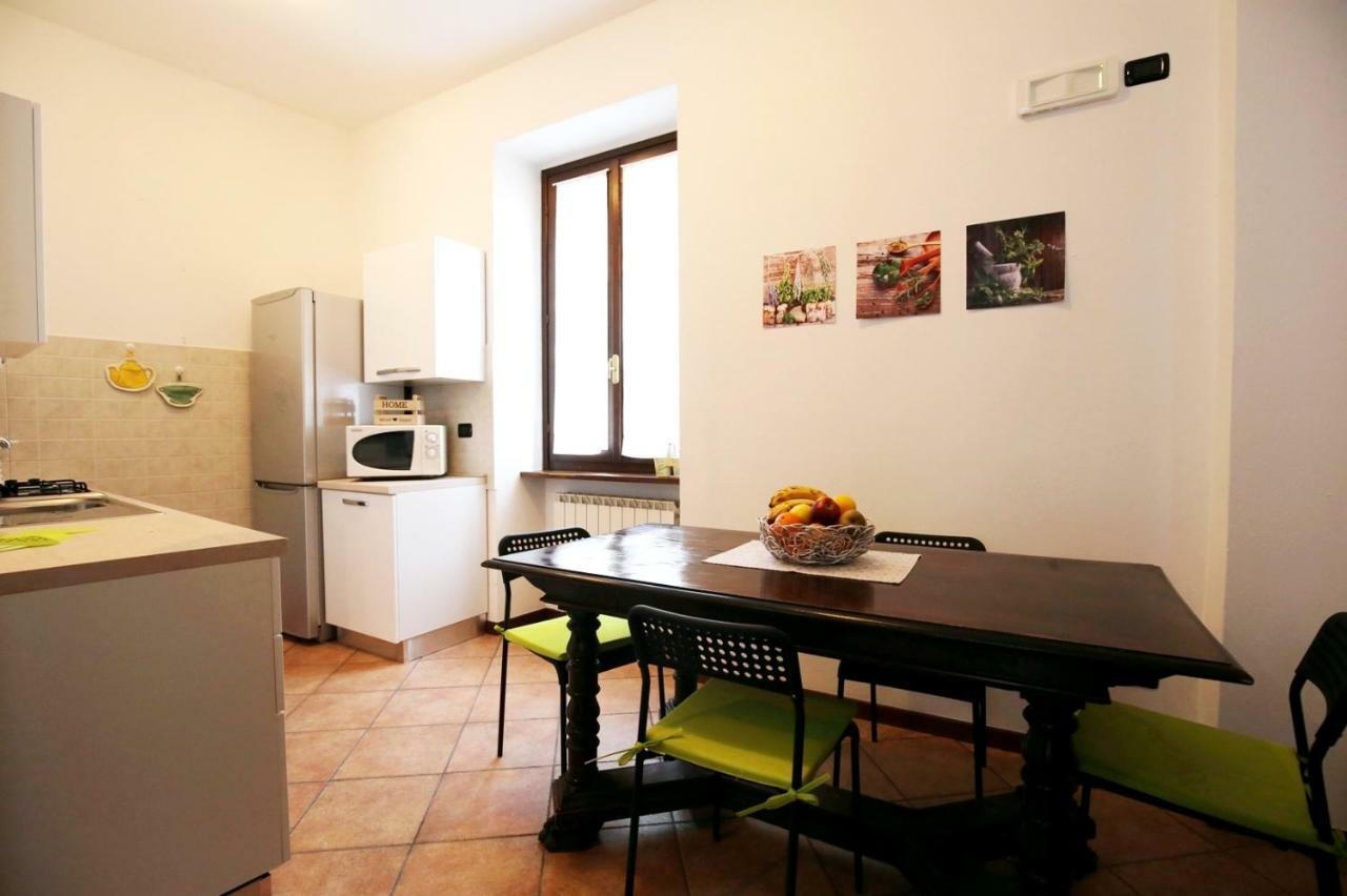 Ferienwohnung Cortile Del Forno Nel Centro Storico Arona Exterior foto
