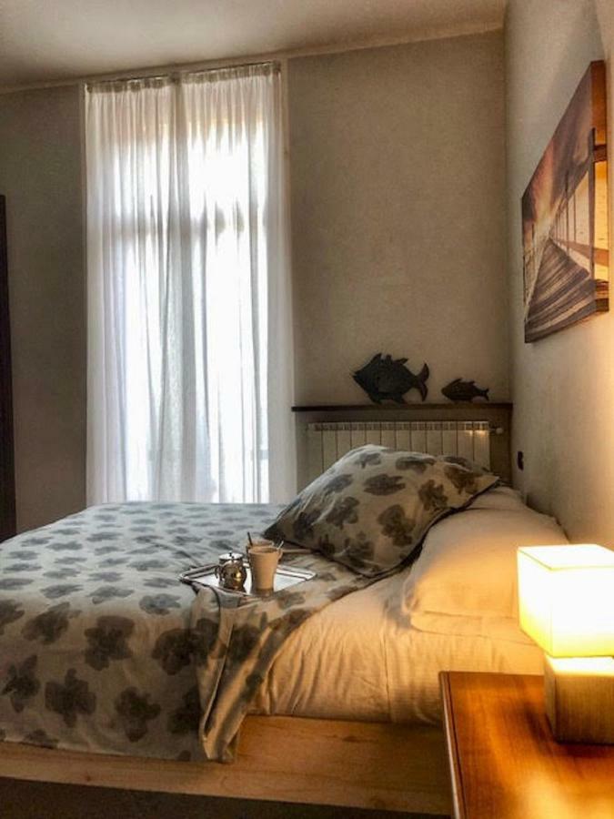 Ferienwohnung Cortile Del Forno Nel Centro Storico Arona Exterior foto