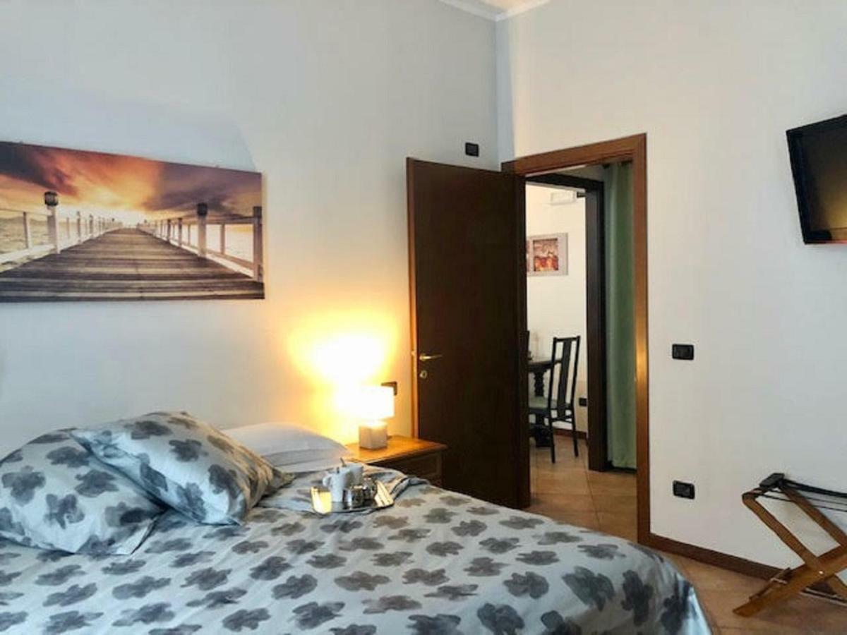 Ferienwohnung Cortile Del Forno Nel Centro Storico Arona Exterior foto