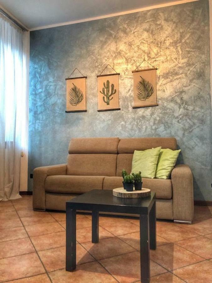 Ferienwohnung Cortile Del Forno Nel Centro Storico Arona Exterior foto
