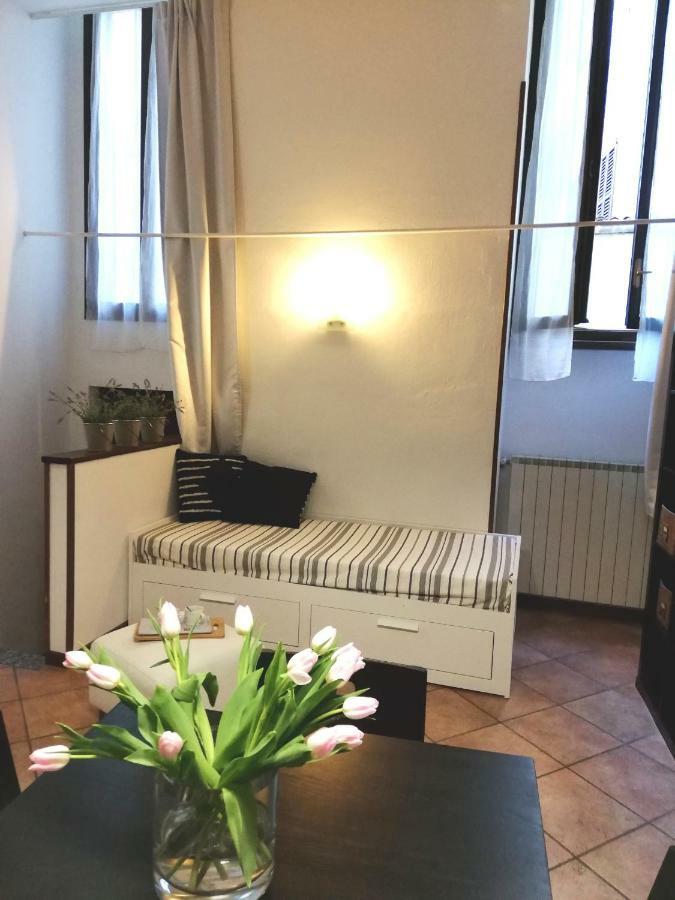 Ferienwohnung Cortile Del Forno Nel Centro Storico Arona Exterior foto