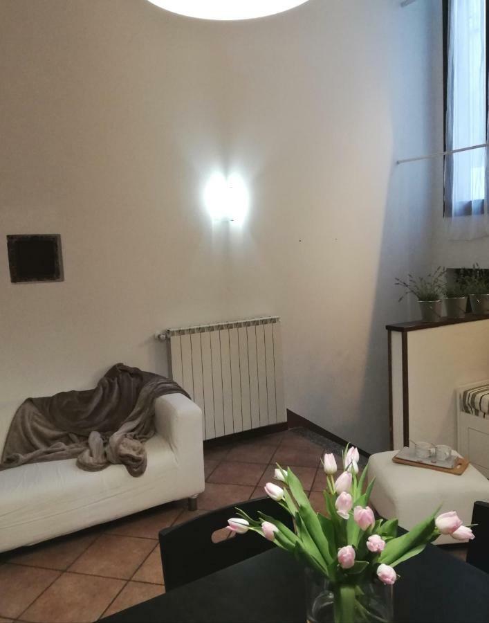 Ferienwohnung Cortile Del Forno Nel Centro Storico Arona Exterior foto