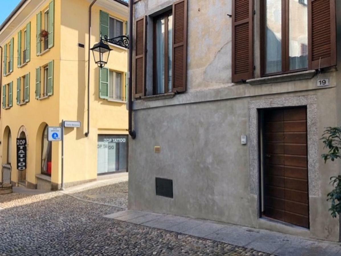 Ferienwohnung Cortile Del Forno Nel Centro Storico Arona Exterior foto